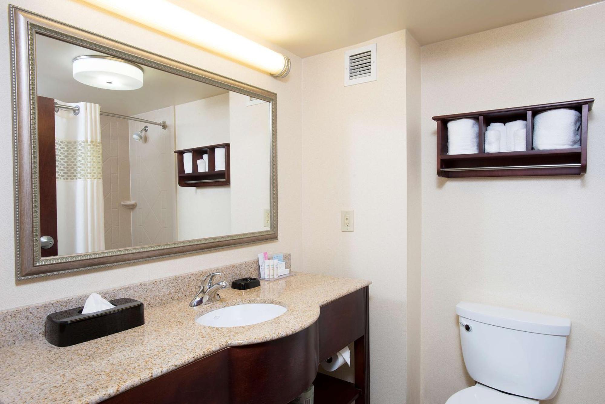 Hampton Inn & Suites Cincinnati-Union Centre Уэст-Честер Экстерьер фото