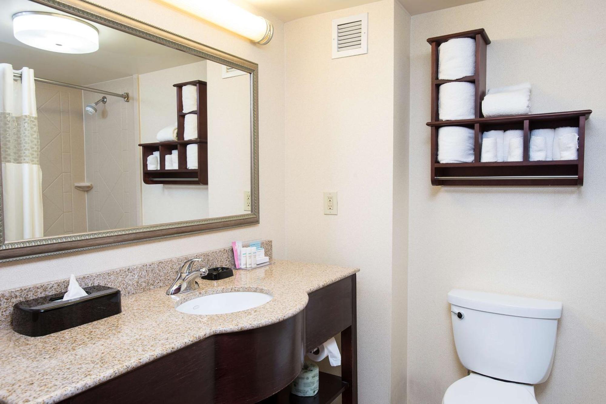 Hampton Inn & Suites Cincinnati-Union Centre Уэст-Честер Экстерьер фото