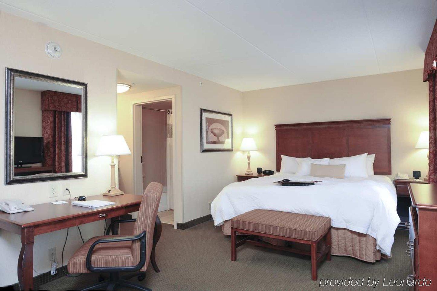 Hampton Inn & Suites Cincinnati-Union Centre Уэст-Честер Номер фото